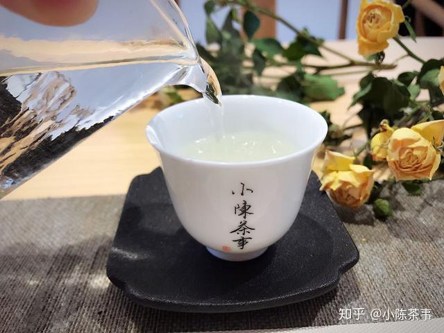 白茶阅读：一杯清茶，一次心灵的旅程